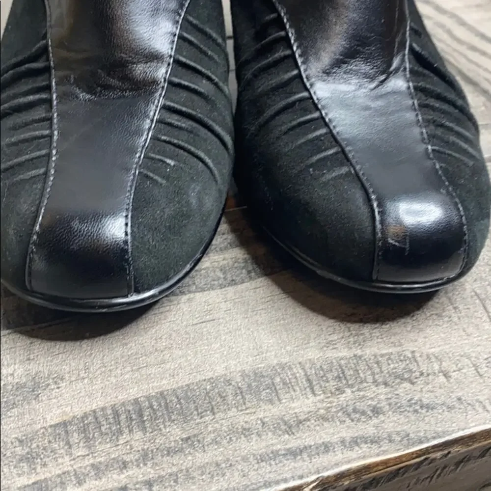 Sofft Pleated Leather Suede Slip On Heels 8M
